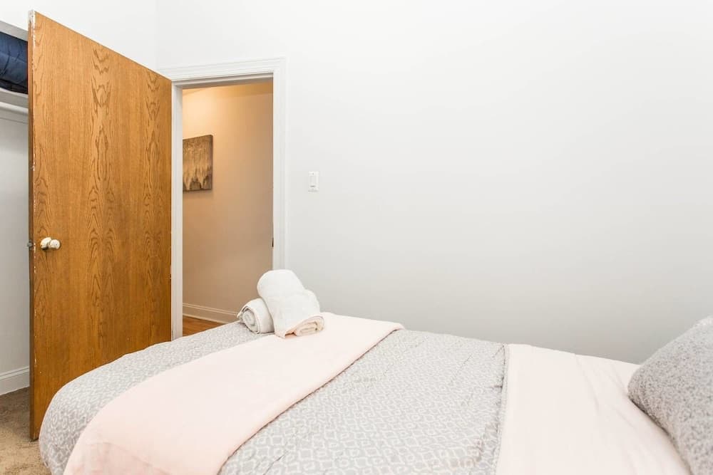 Live Like a Local - Downtown 3 BDR Gem