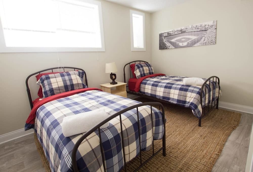 2 Level Home near Wrigley