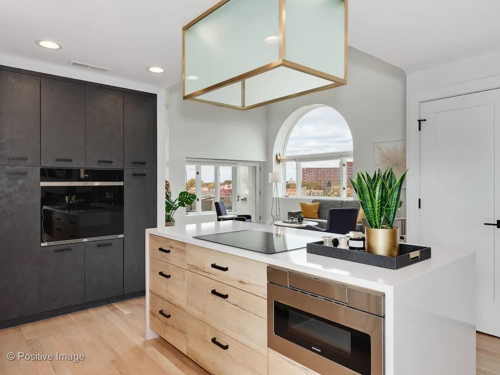 4 BDR Penthouse with Views