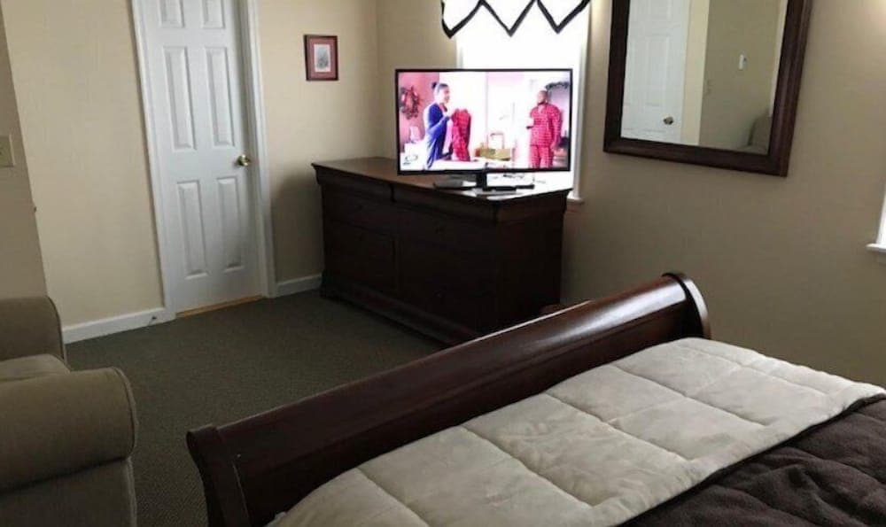 Twine Hill 4 Bedroom Private Hot Tub Home