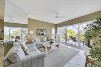 Barrington Court 311