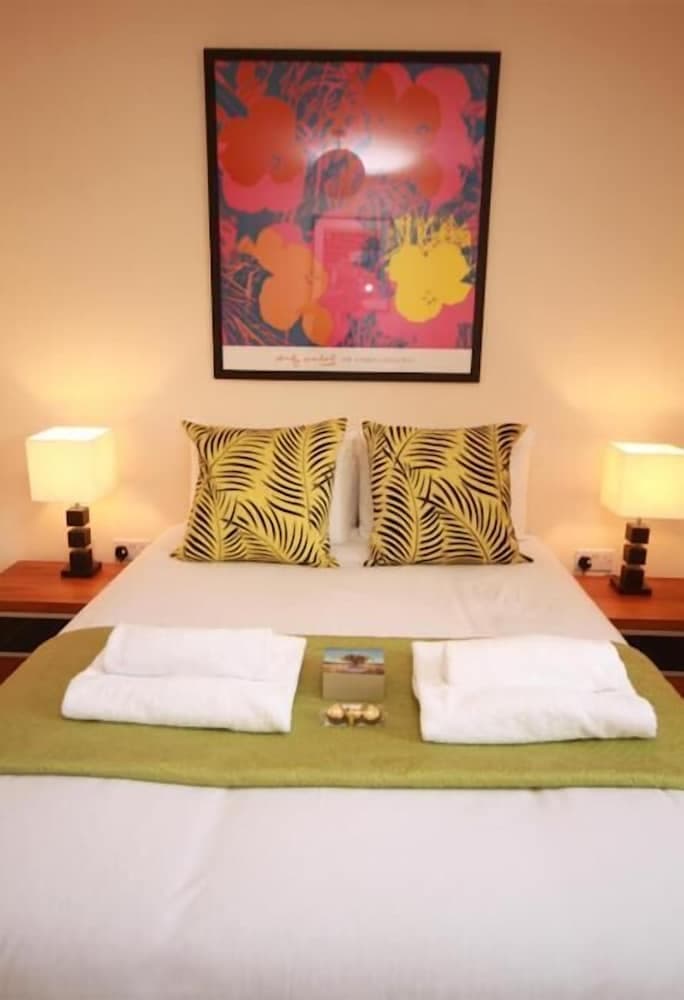 Signet Apartments - The Triangle