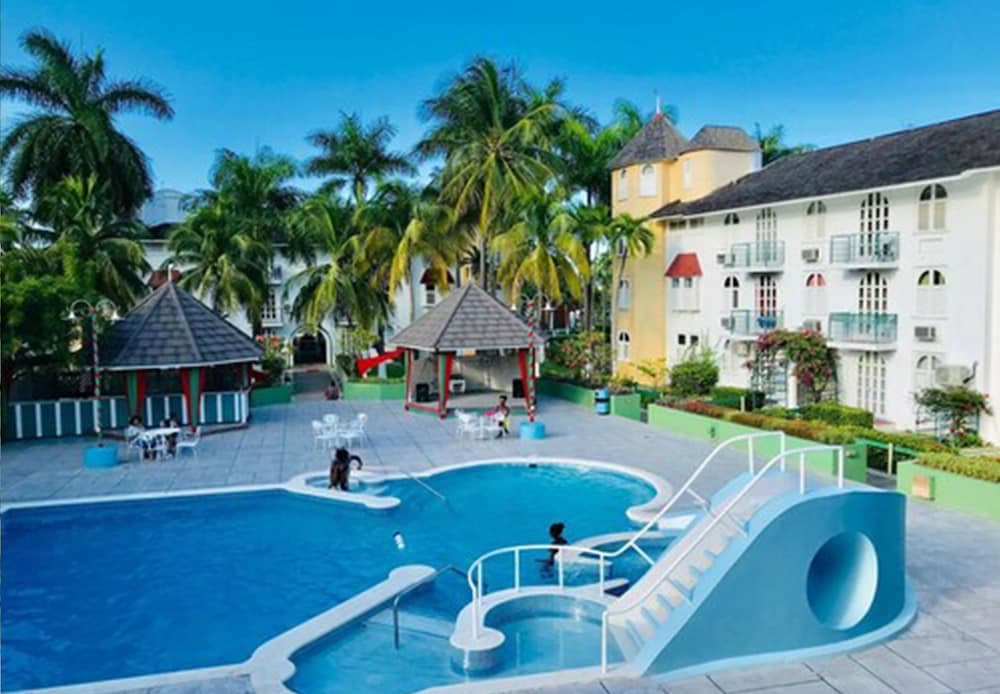 Marchabell by the Sea E22