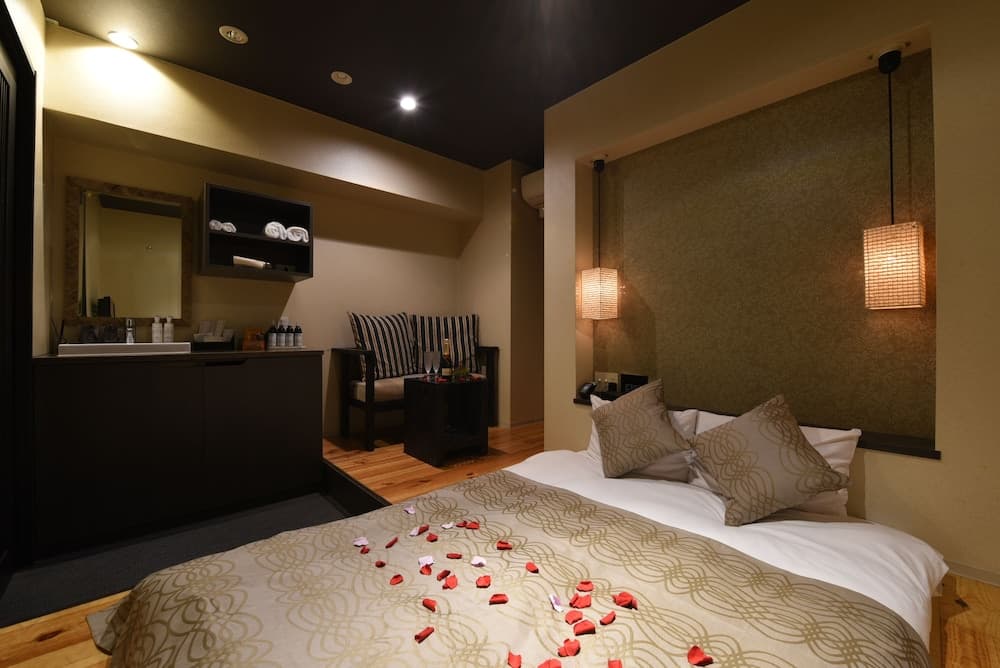 Hotel Frontier - Adults Only