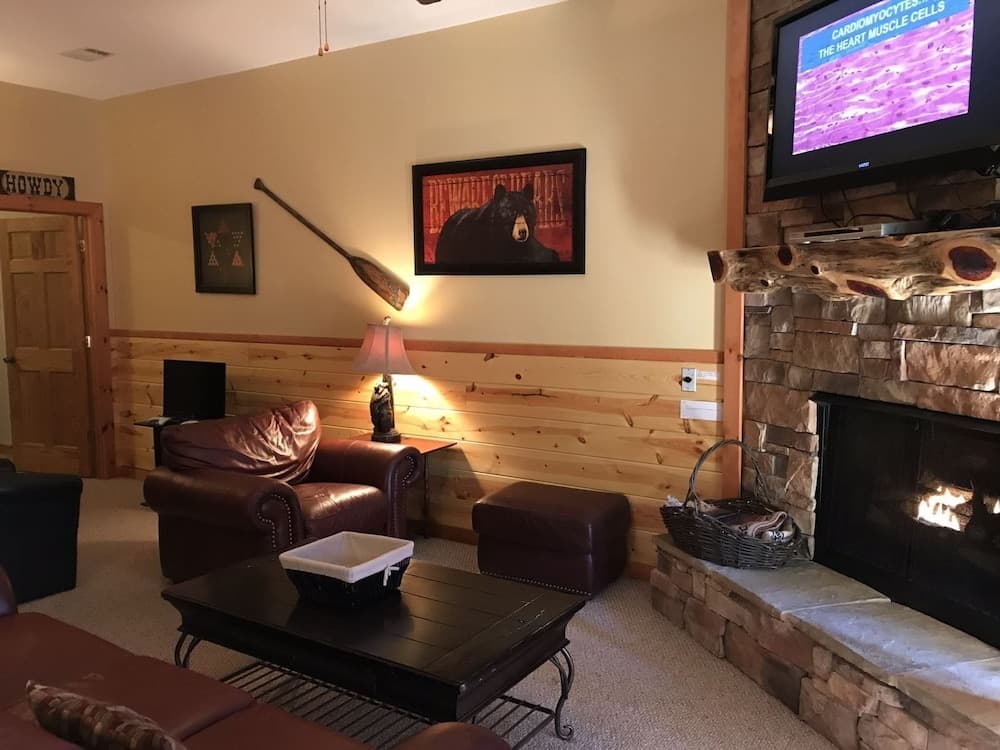 Light`s Mountain Lake Overlook