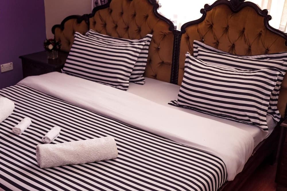 Fourways Junction Villa 1