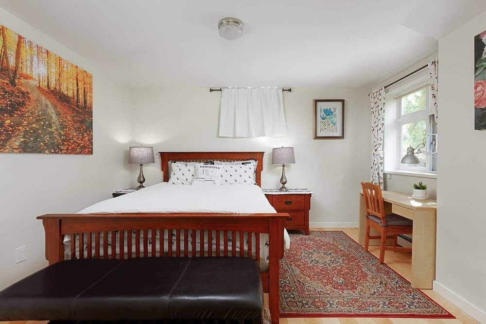 Private and Cozy Home in Kerrisdale