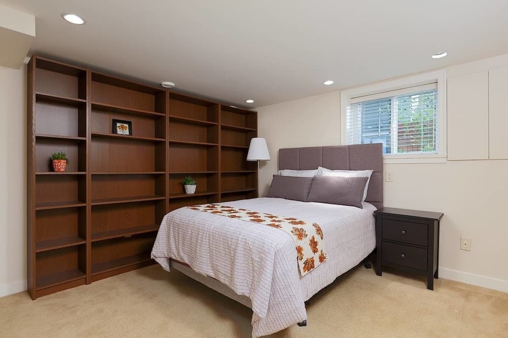 Cozy 3 Bedroom Suite near Queen Elizabeth Park