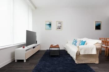 Modern Bright Townhome in Richmond