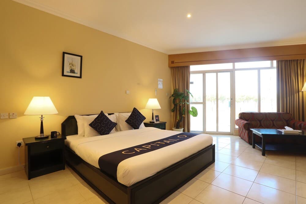 Capital O 224 Holiday Beach Resort