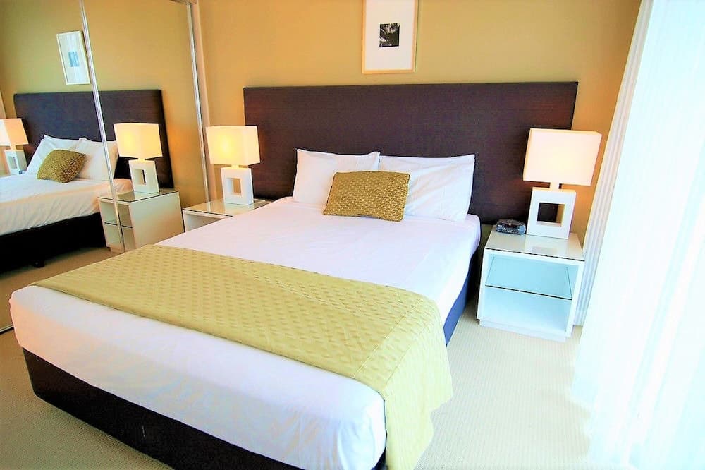 The Towers Chevron Renaissance Holidays Gold Coast