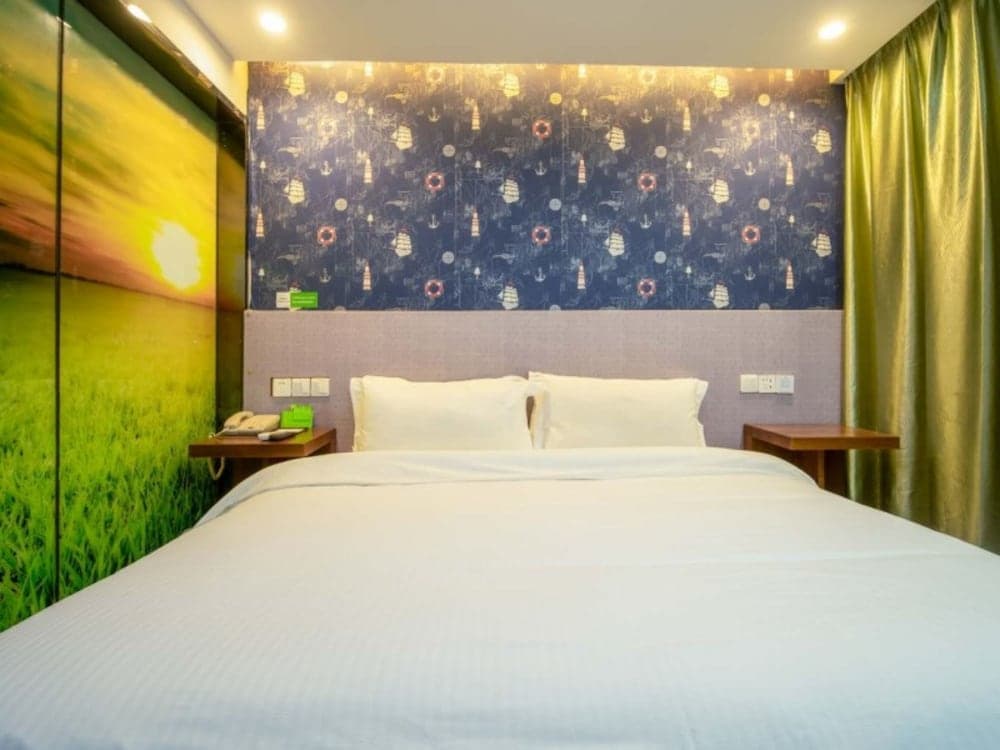 Vatica Shanghai Pudong New District DiShuiLake Hotel