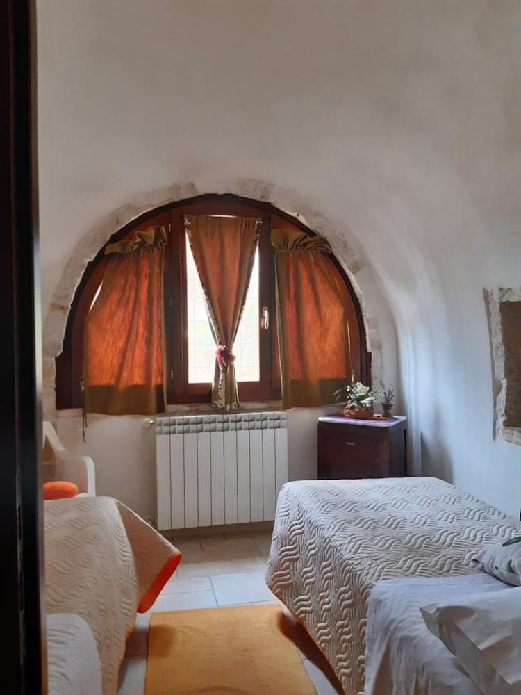 Trulli sotto La Cupa