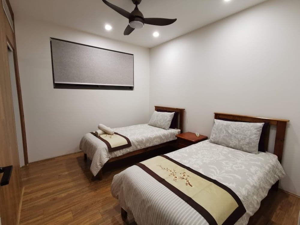 Serviced Waterfront Whole Villa Sydney