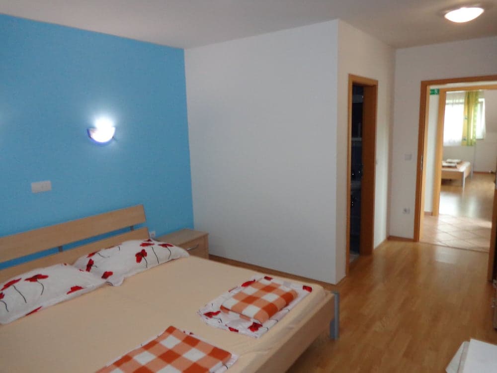 Tourist farm and beekeeping Salamun