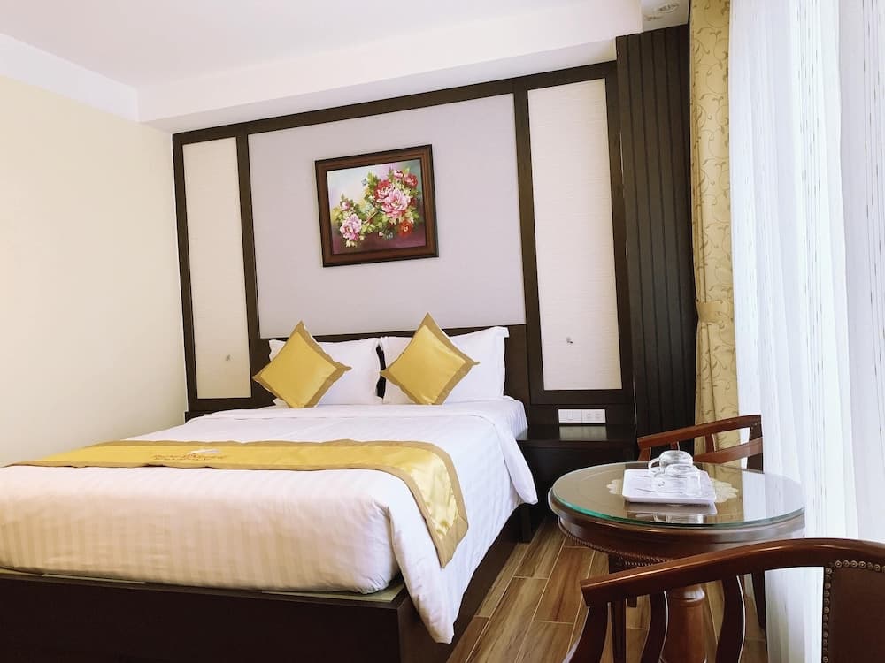Hoang Minh Chau Ba Trieu Hotel