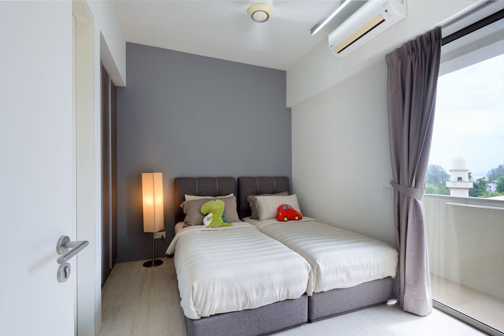 2 Bedrooms Apartment By The Sea