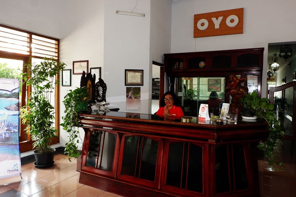 OYO 517 Hotel Arjuna Lawang