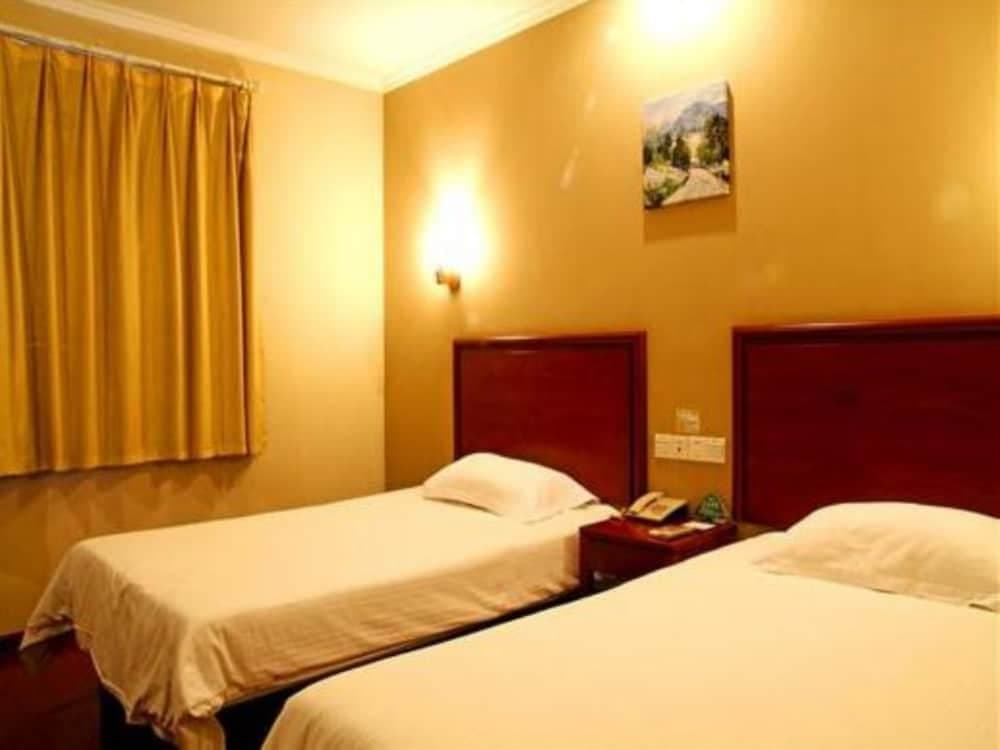 GreenTree Inn Jinan Daming Lake Hotel