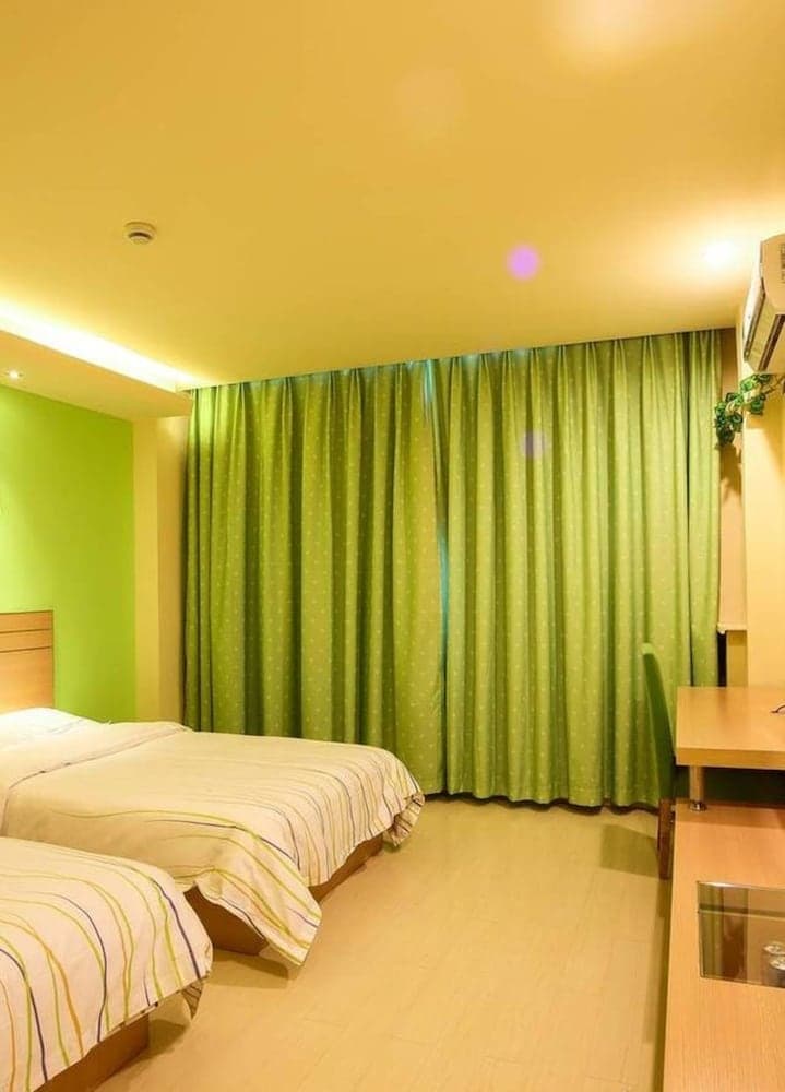 Heng 8 Hotel Tonglu South Yingchun Road
