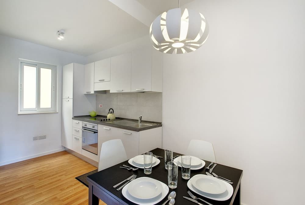 Modern Apartment With Stunning Seaviews