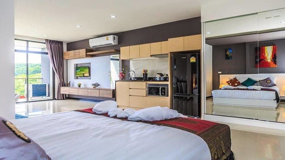 Naiharn Condominium Phuket