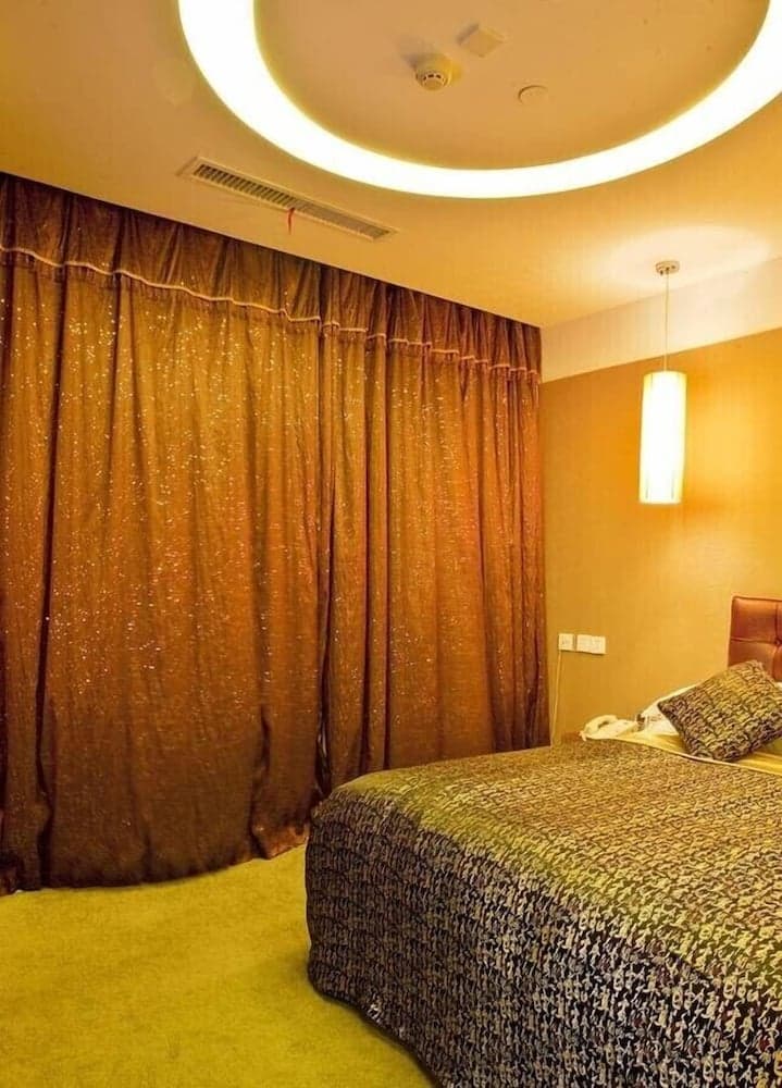 Tieliu Business Hotel