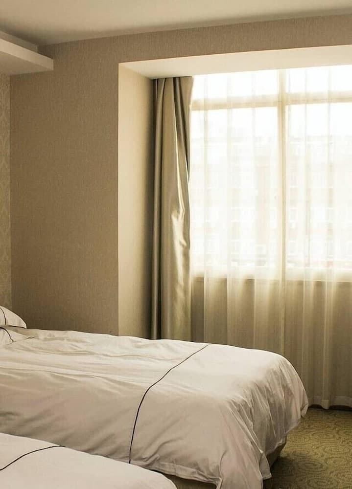 Chaolv Business Hotel