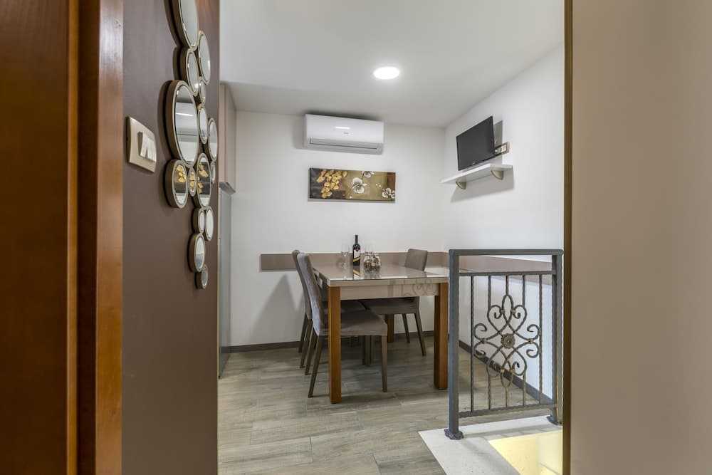 Reval Luxury Stone House Apartments