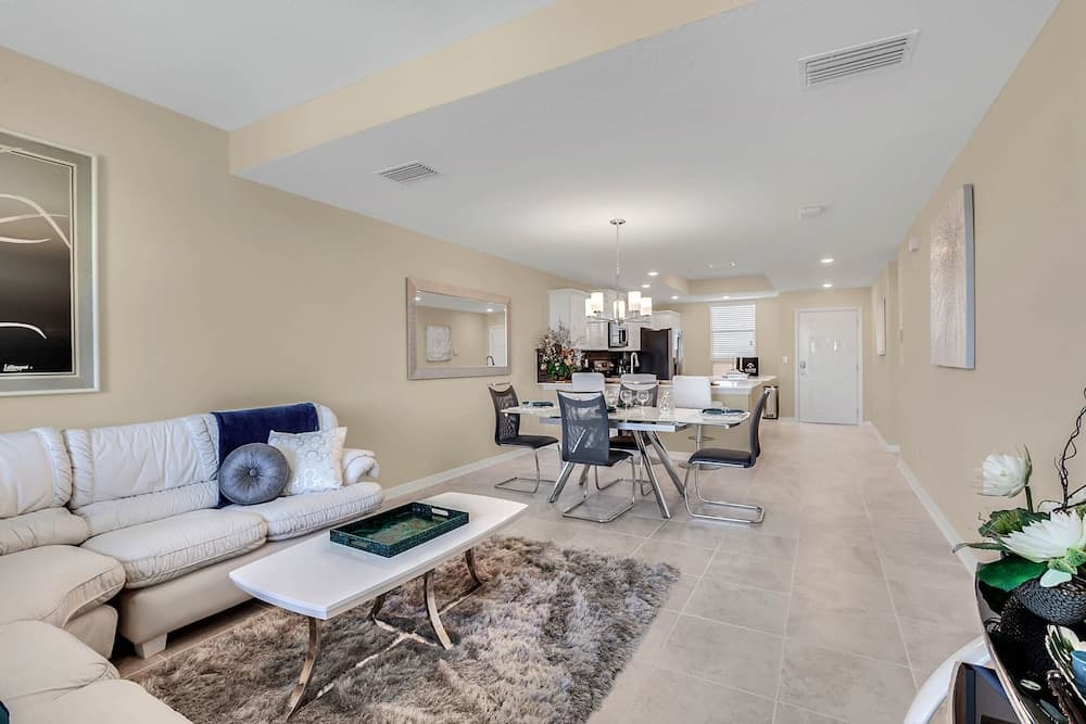 Storey Lake 4731 #305