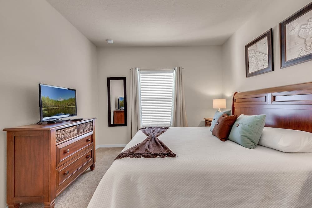 Lucaya Village 3040 #21-101