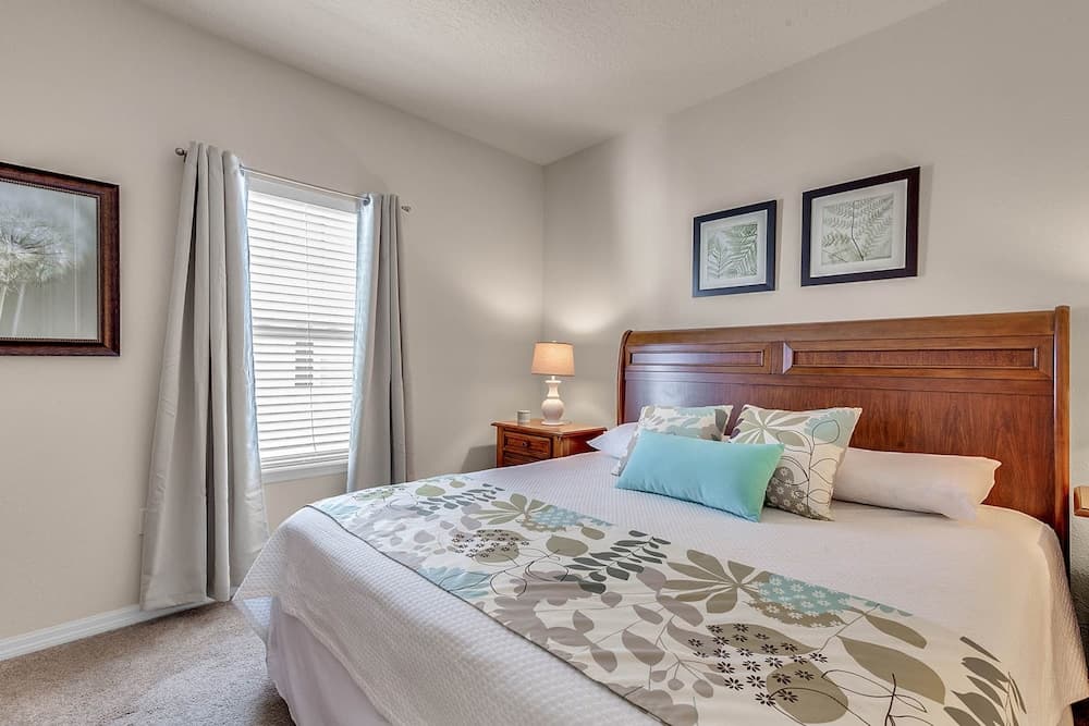 Lucaya Village 3040 #21-101