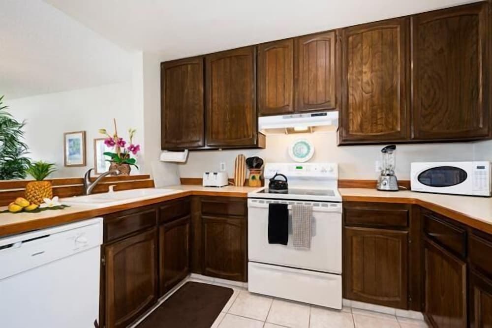 Keauhou Kona Surf and Racquet Club 2-204