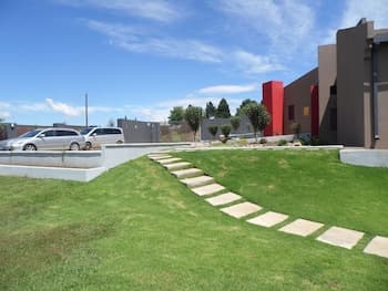 Qhanolla Guest House