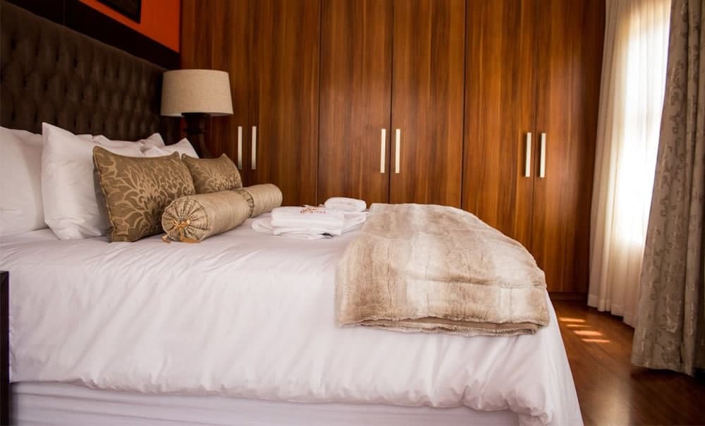 Qhanolla Guest House