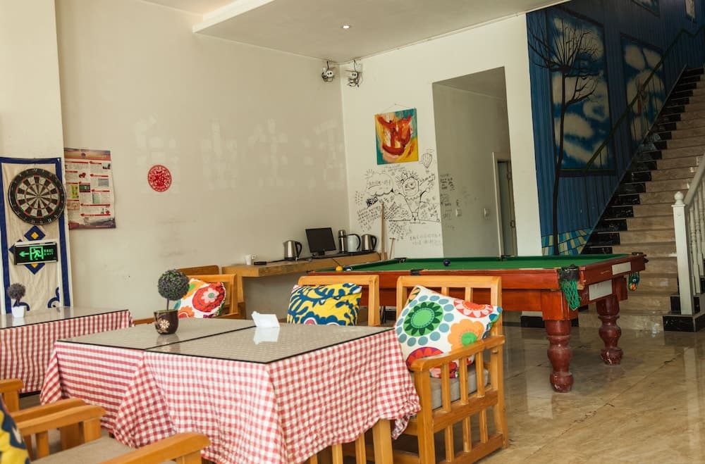 ShangriLa Free Life Youth Hostel