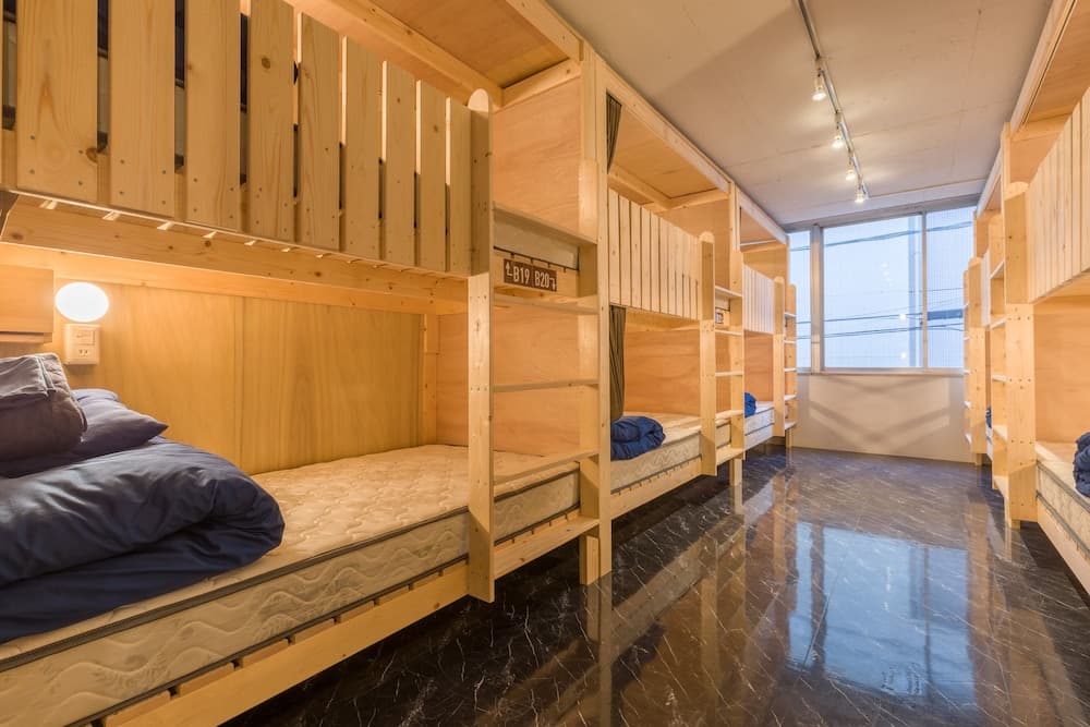 The Aquarius Inn - Hostel