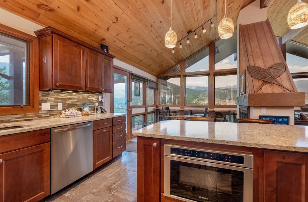 Herondale Luxury Vacation At Windcliff 3 Bedroom Home by RedAwning