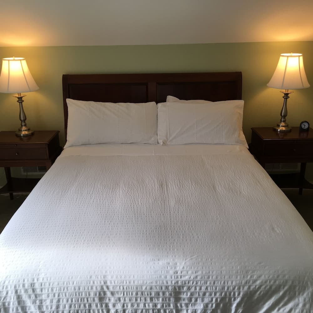 Tawsty Flower - Haines Suites