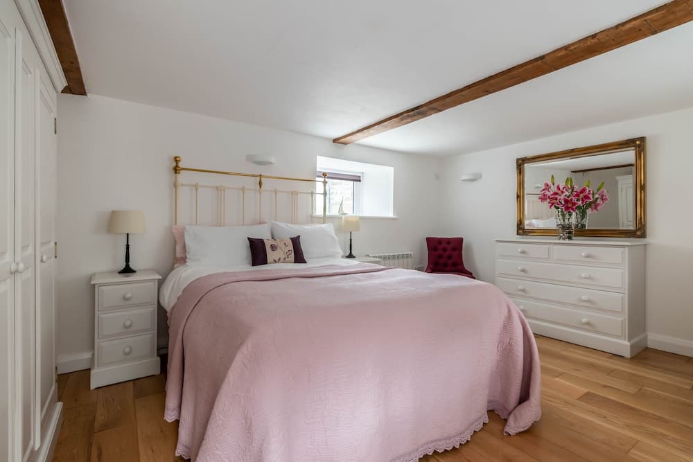 Bryn Eithin Cottage Far From the Madding Crowd