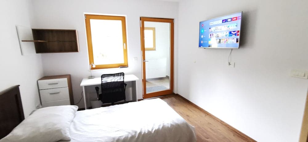 Domovoj Apartments and Rooms