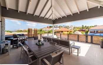 Villa Hasta La Vista Royal