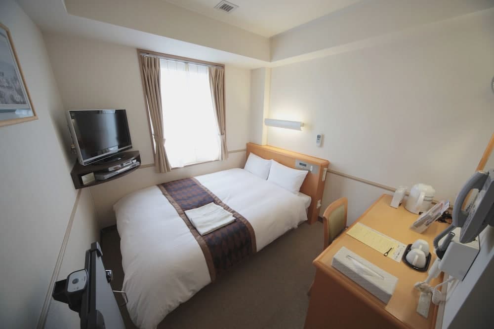 HOTEL CROWN HILLS TSUCHIURAEKIHIGASHI