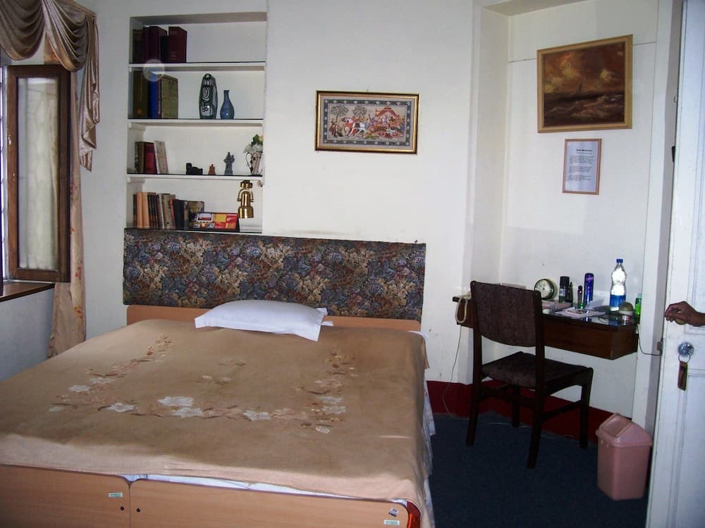 Blue Chip Guest House Kolkata