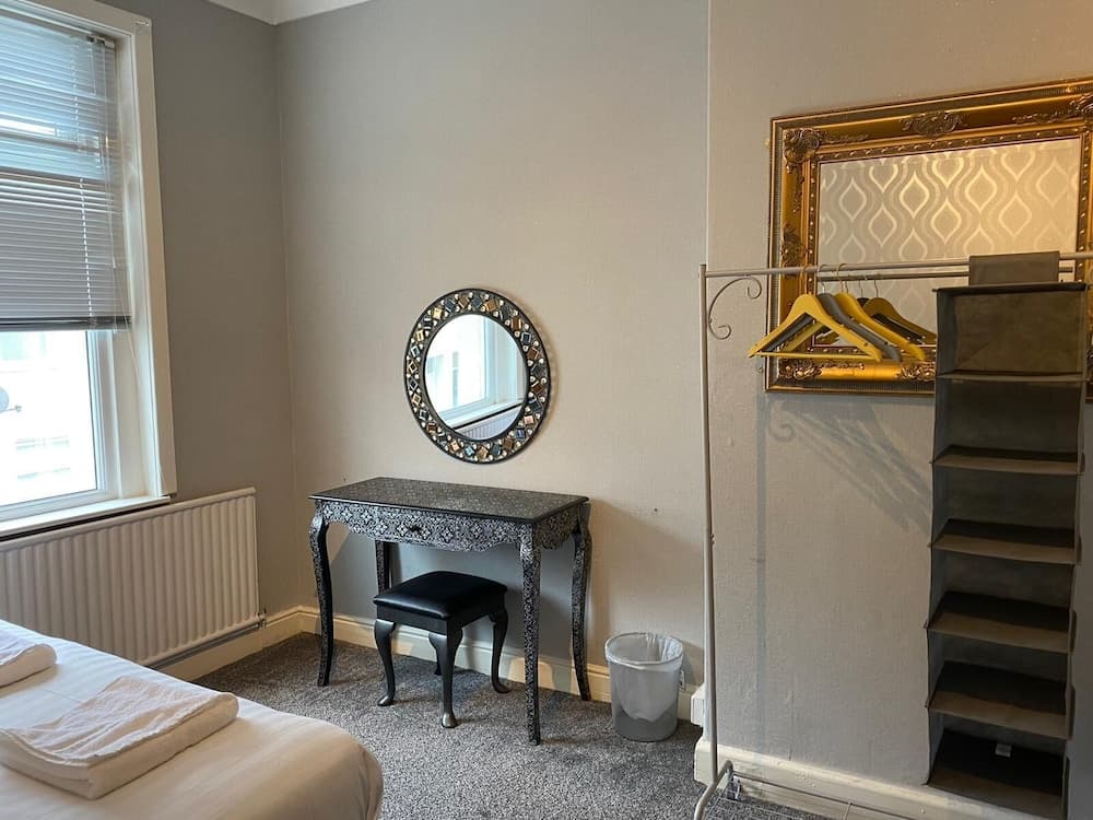 Sunflower Suite Sasco Apartments