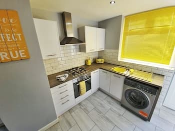 Sunflower Suite Sasco Apartments