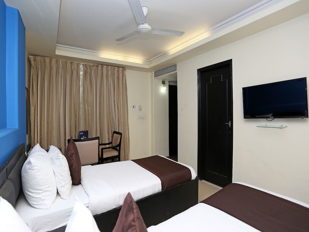 OYO 23224 F-14 Green Park