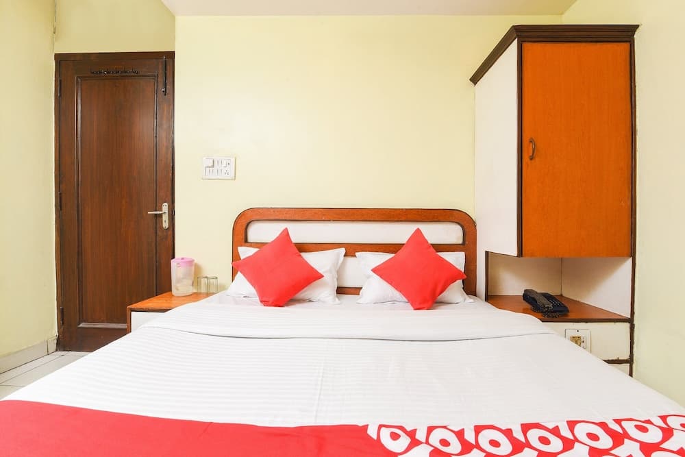 OYO 15835 Hotel City Palace