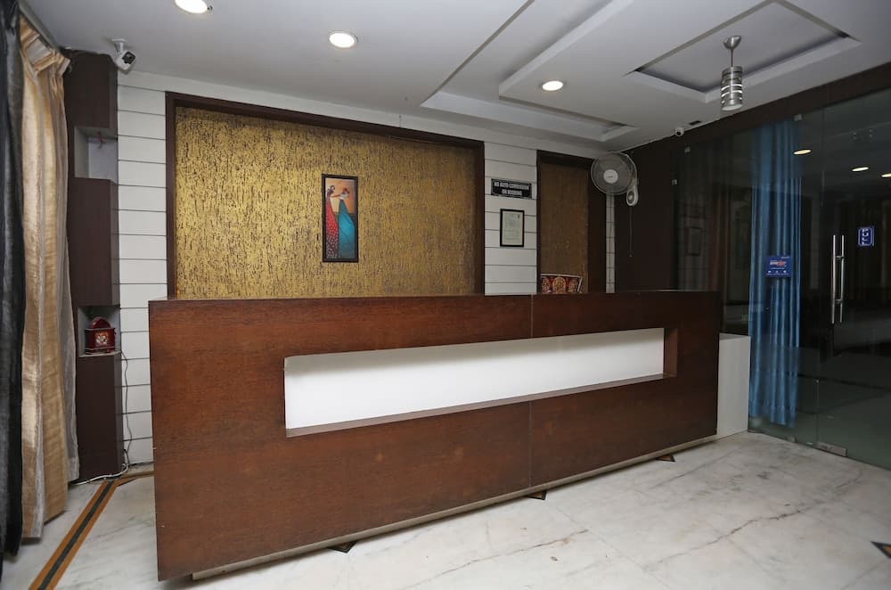 OYO 24646 Hotel Gaurav Palace
