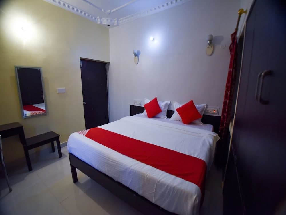 OYO Home 3688 Apartment Palace